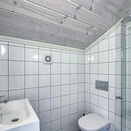 Holiday home Awesome In With Jacuzzi Norheimsund