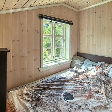 Semesterbostad 4 Bedroom Cozy In Norheimsund