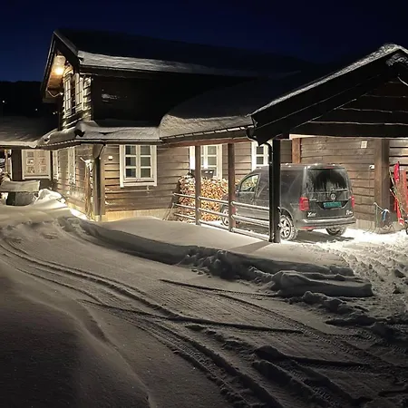 4 Bedroom Cozy In Norheimsund